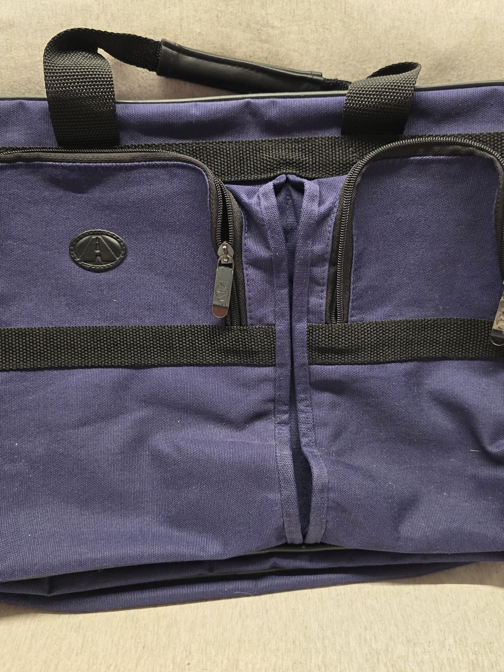 Avenues America "The Calisto" double gusset portfolio heavy-duty laptop Bag